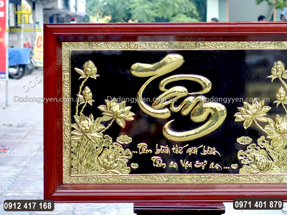 Khung tranh bằng gỗ tự nhi&ecirc;n v&ocirc; c&ugrave;ng chắc chắn